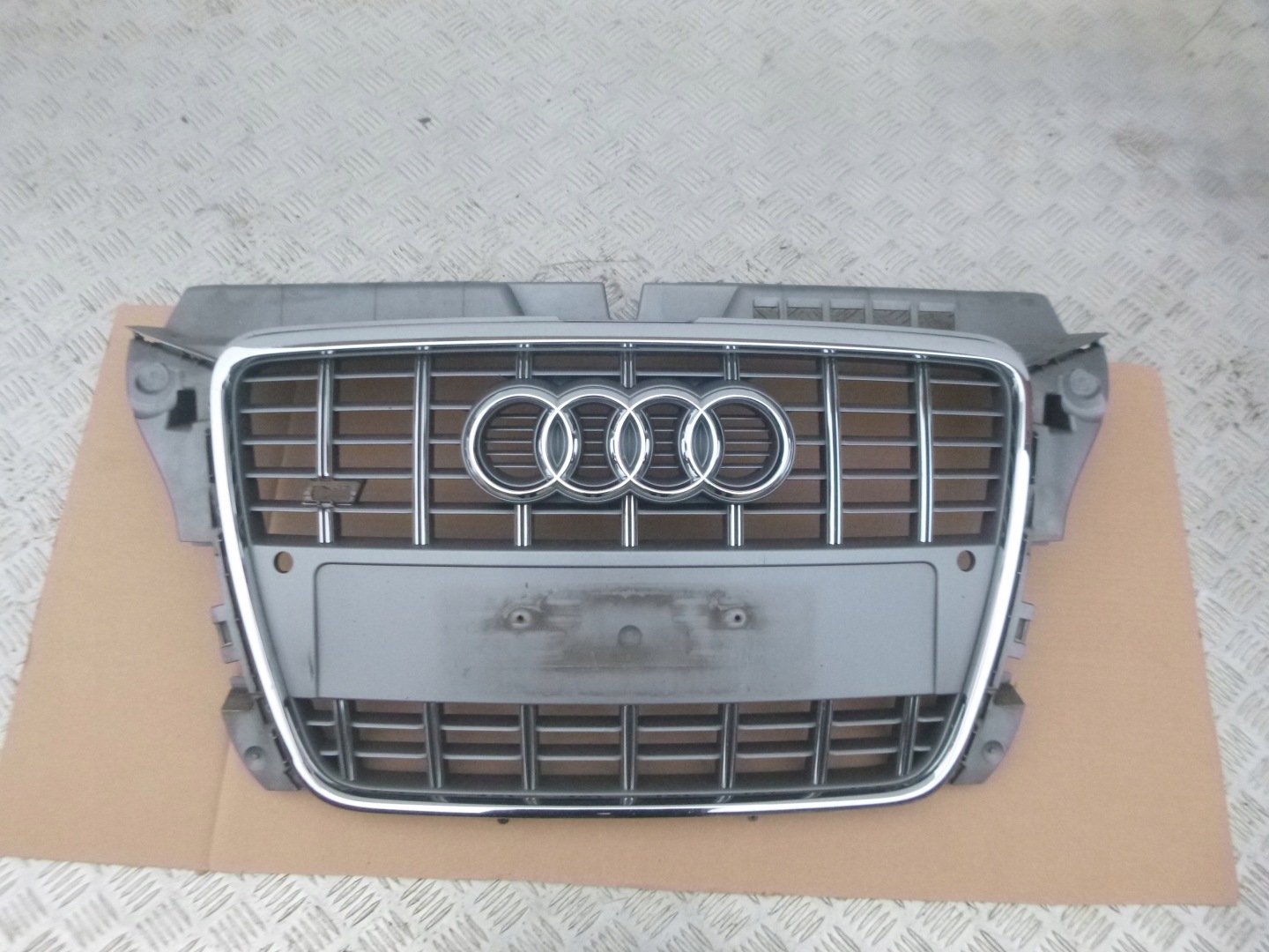 Audi A3 8P0 Kühlergrill FRONTGRILL Kühlergitter 8P0853651 - Thumbnail 1