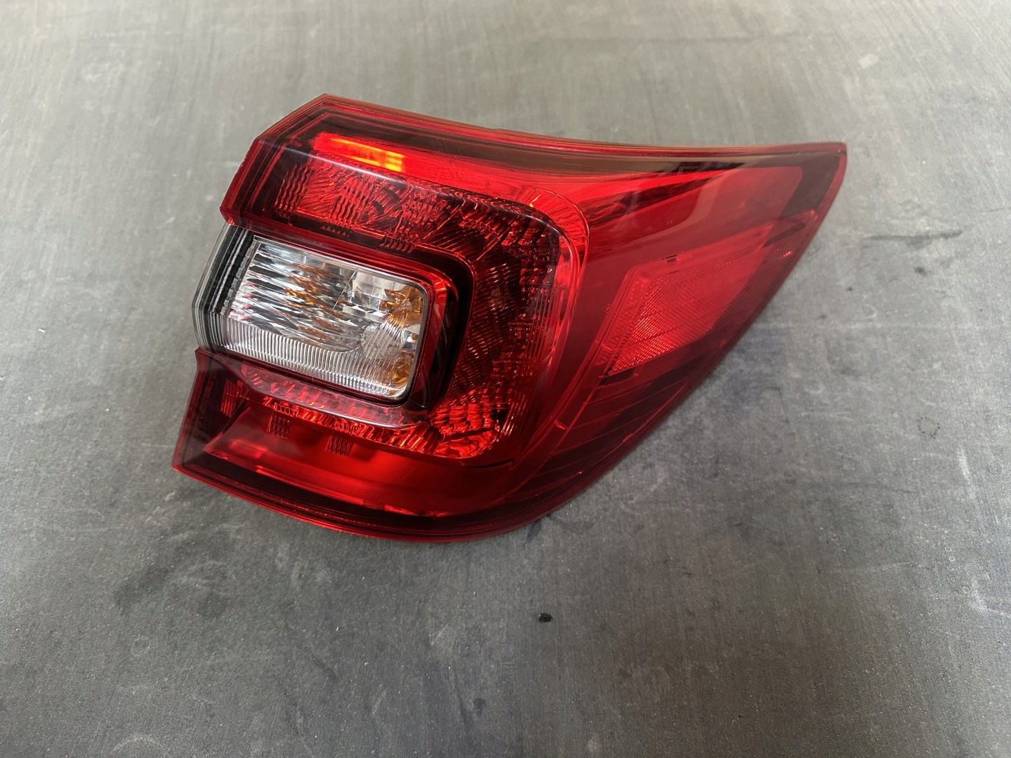 Subaru Outback BS Rückleuchte Rearlamp - Thumbnail 1
