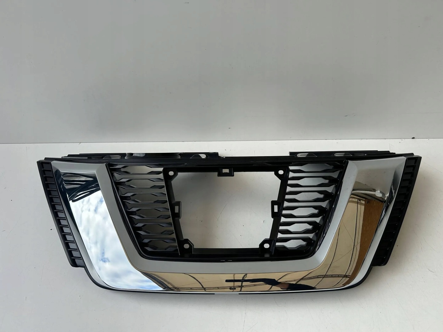 Nissan X-Trail T31 Kühlergrill FRONTGRILL Kühlergitter 623106FR0C - Thumbnail 1