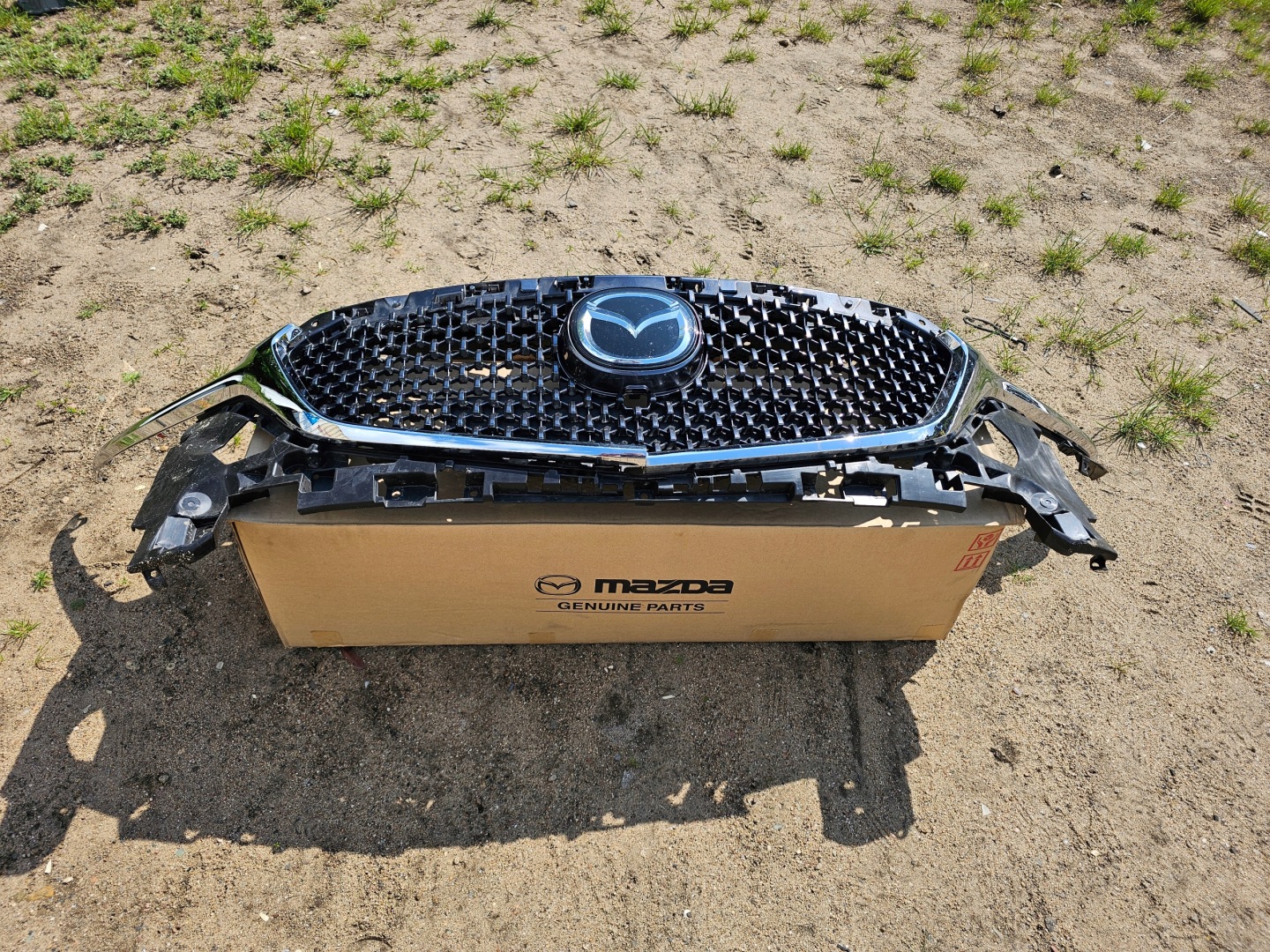 Mazda 6 GJ Kühlergrill FRONTGRILL Kühlergitter GSH750712M - Thumbnail 1