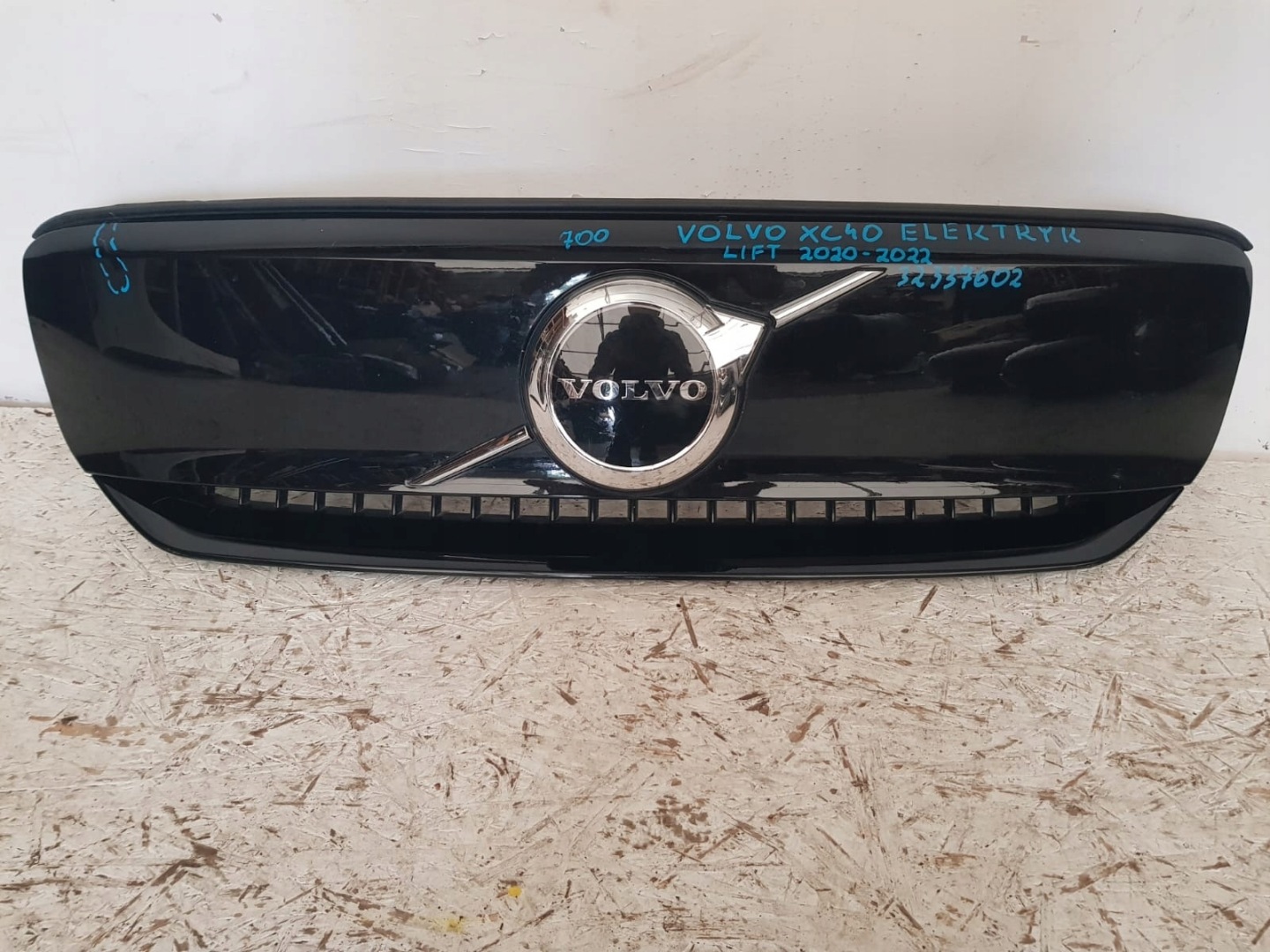 Volvo XC40 Kühlergrill FRONTGRILL Kühlergitter 32390715 - Thumbnail 1