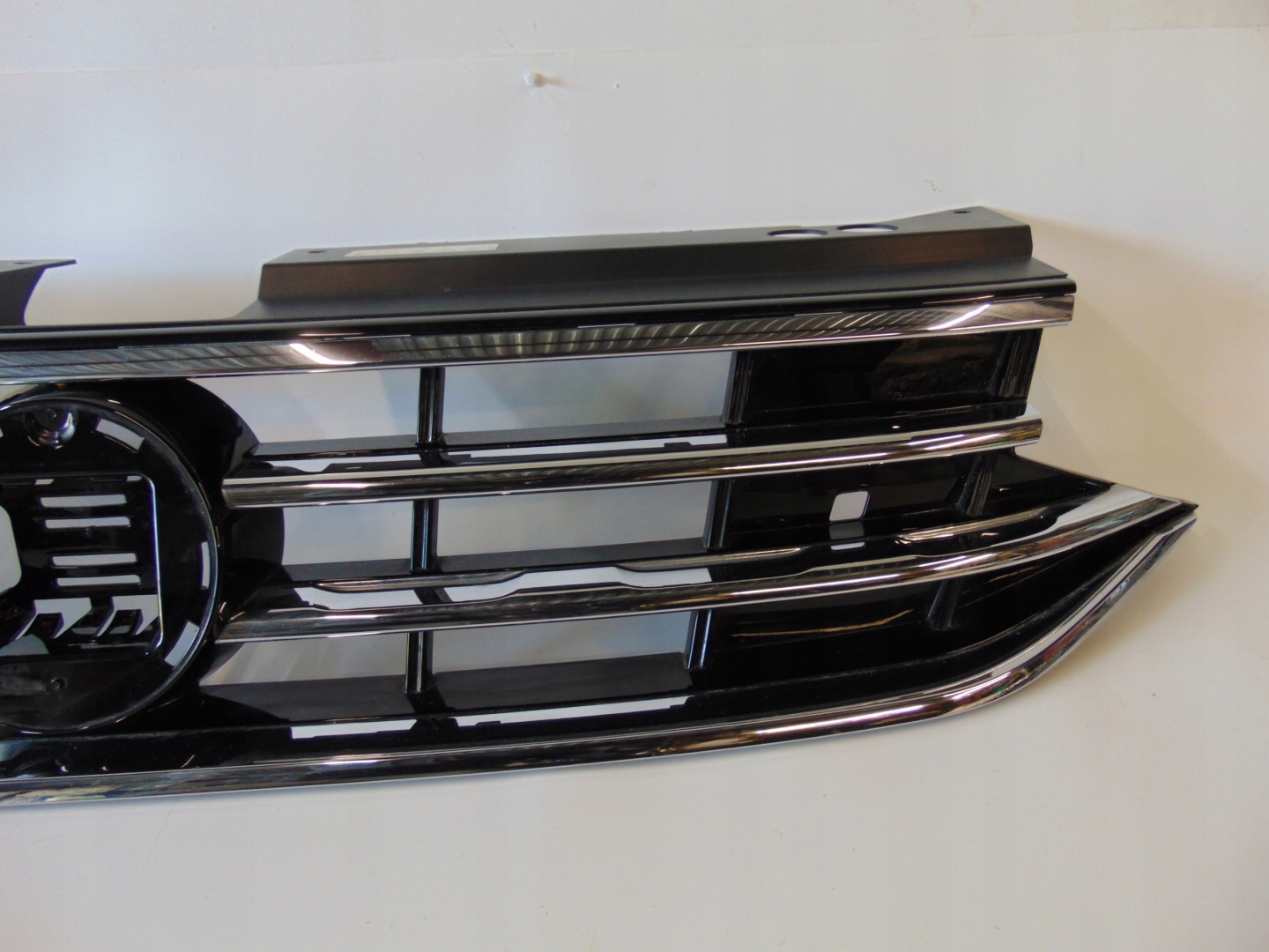 VW Tiguan Kühlergrill FRONTGRILL Kühlergitter 5NA853651BF - Thumbnail 4
