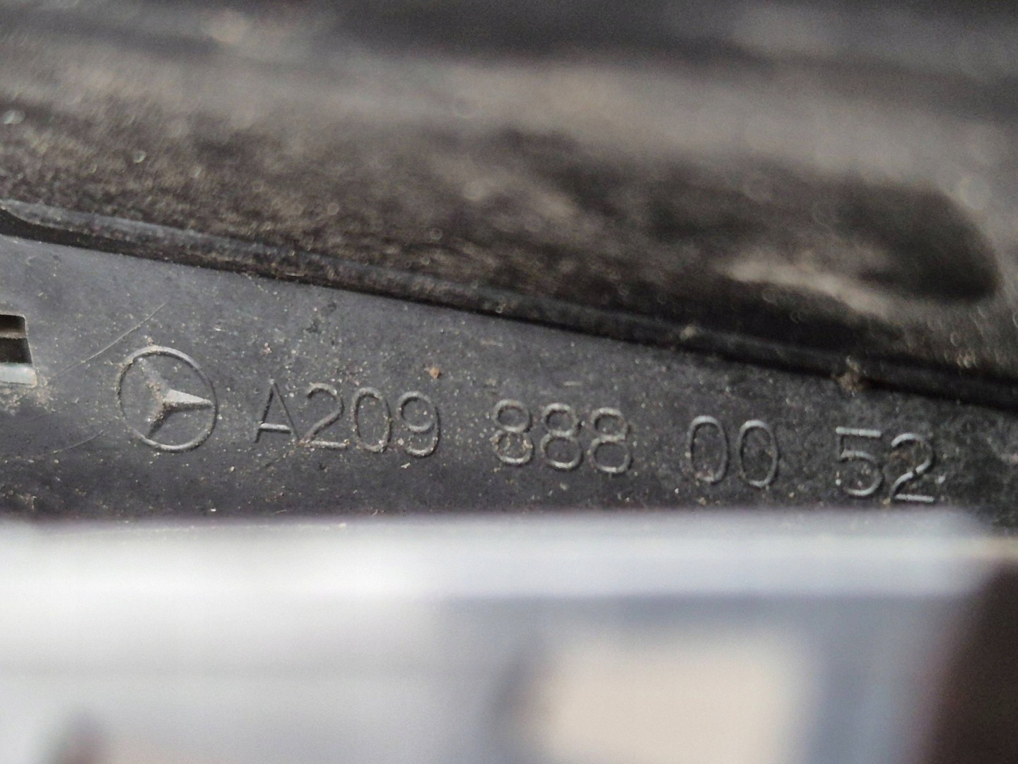 Mercedes-Benz CLK-Klasse W209 Kühlergrill FRONTGRILL Kühlergitter A2098880052 - Thumbnail 6
