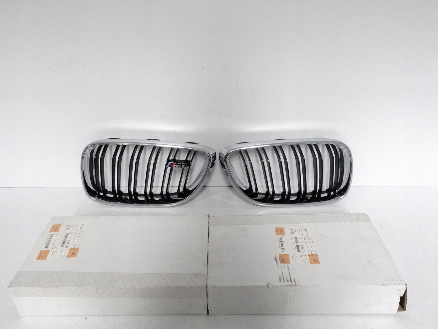 BMW 2 F87 Kühlergrill FRONTGRILL Kühlergitter 8064144 - Thumbnail 1