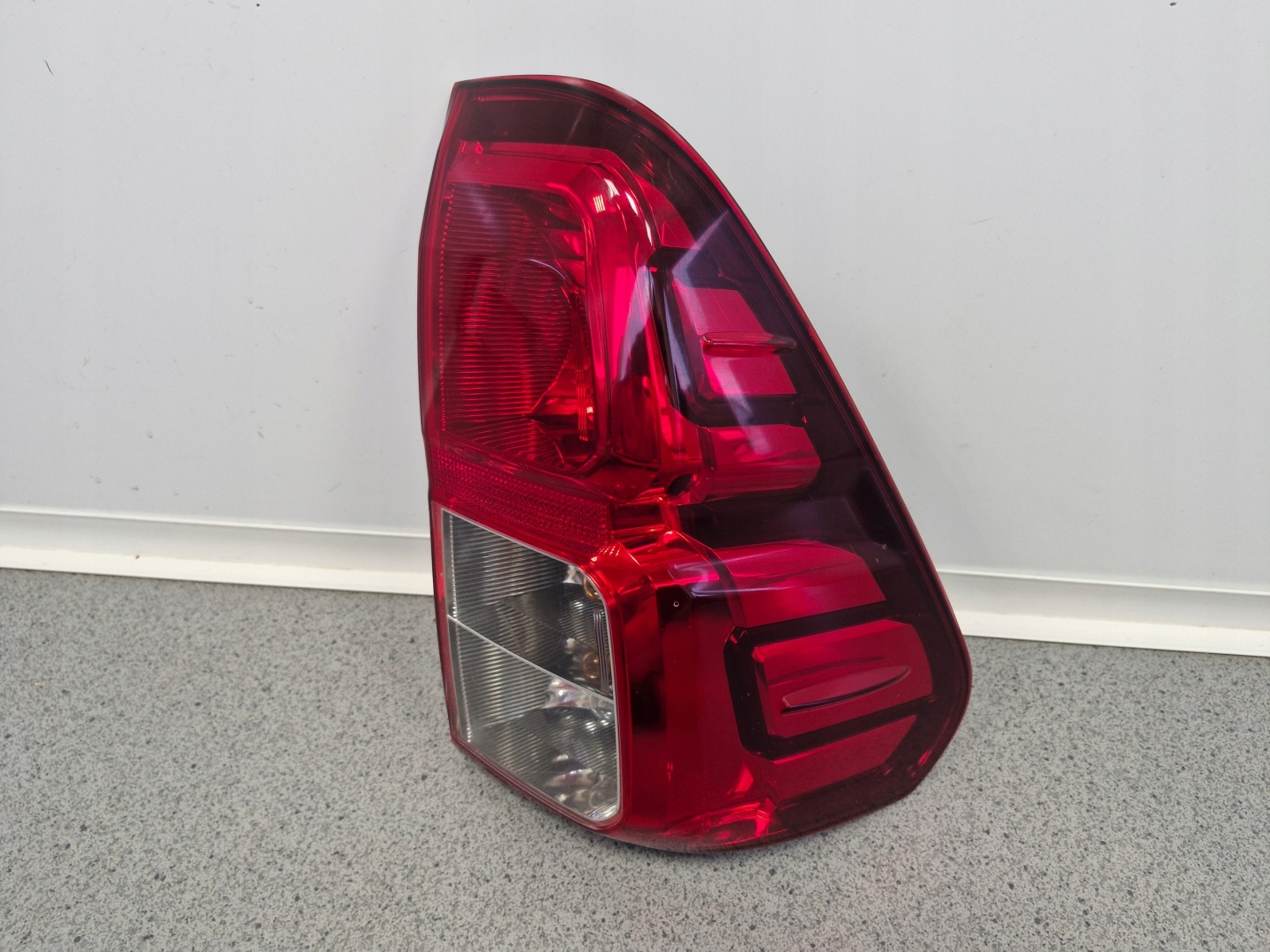 Toyota Hilux AN1P Rückleuchte Rearlamp - Thumbnail 4