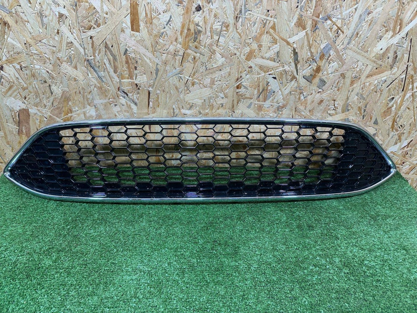 Ford Focus III Mk3 Kühlergrill FRONTGRILL Kühlergitter F1EJ8200A1 - Thumbnail 1
