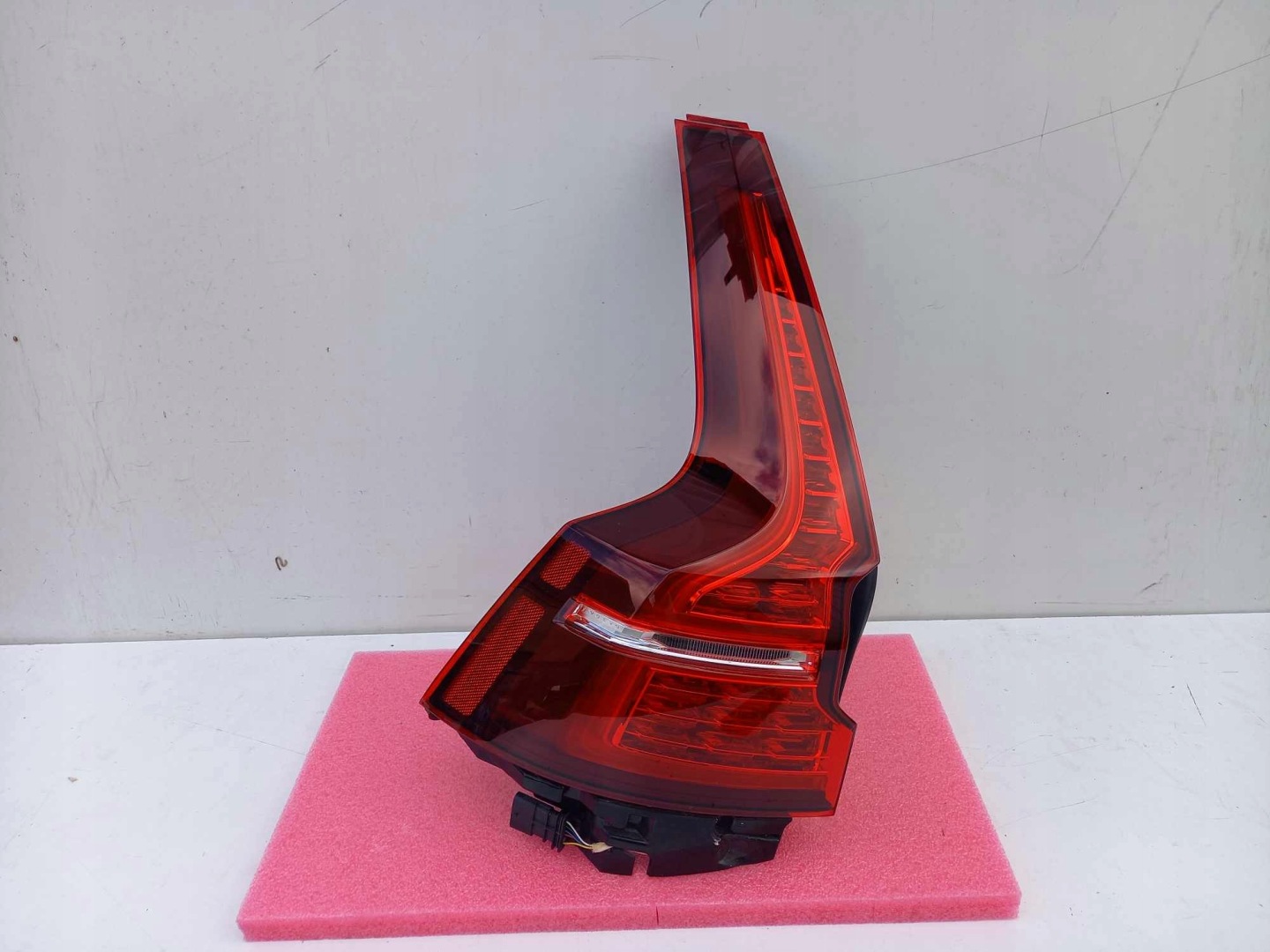 Volvo S60/V60 V60 Rückleuchte 32291358 Rearlamp - Thumbnail 1