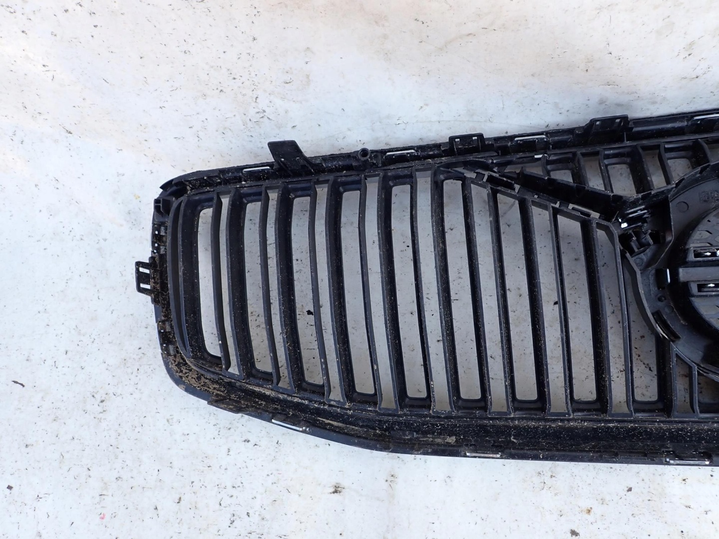 Volvo S60/V60 S60 Kühlergrill FRONTGRILL Kühlergitter 32132212 - Thumbnail 10
