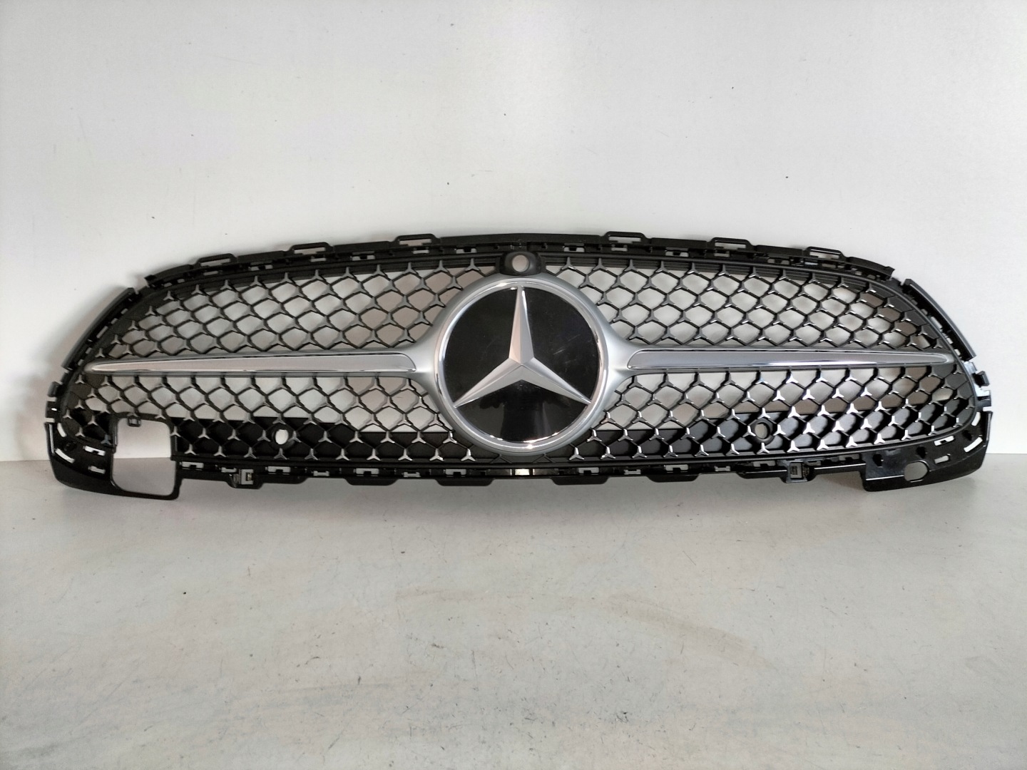Mercedes-Benz C-Klasse W206 Kühlergrill FRONTGRILL Kühlergitter - Thumbnail 1