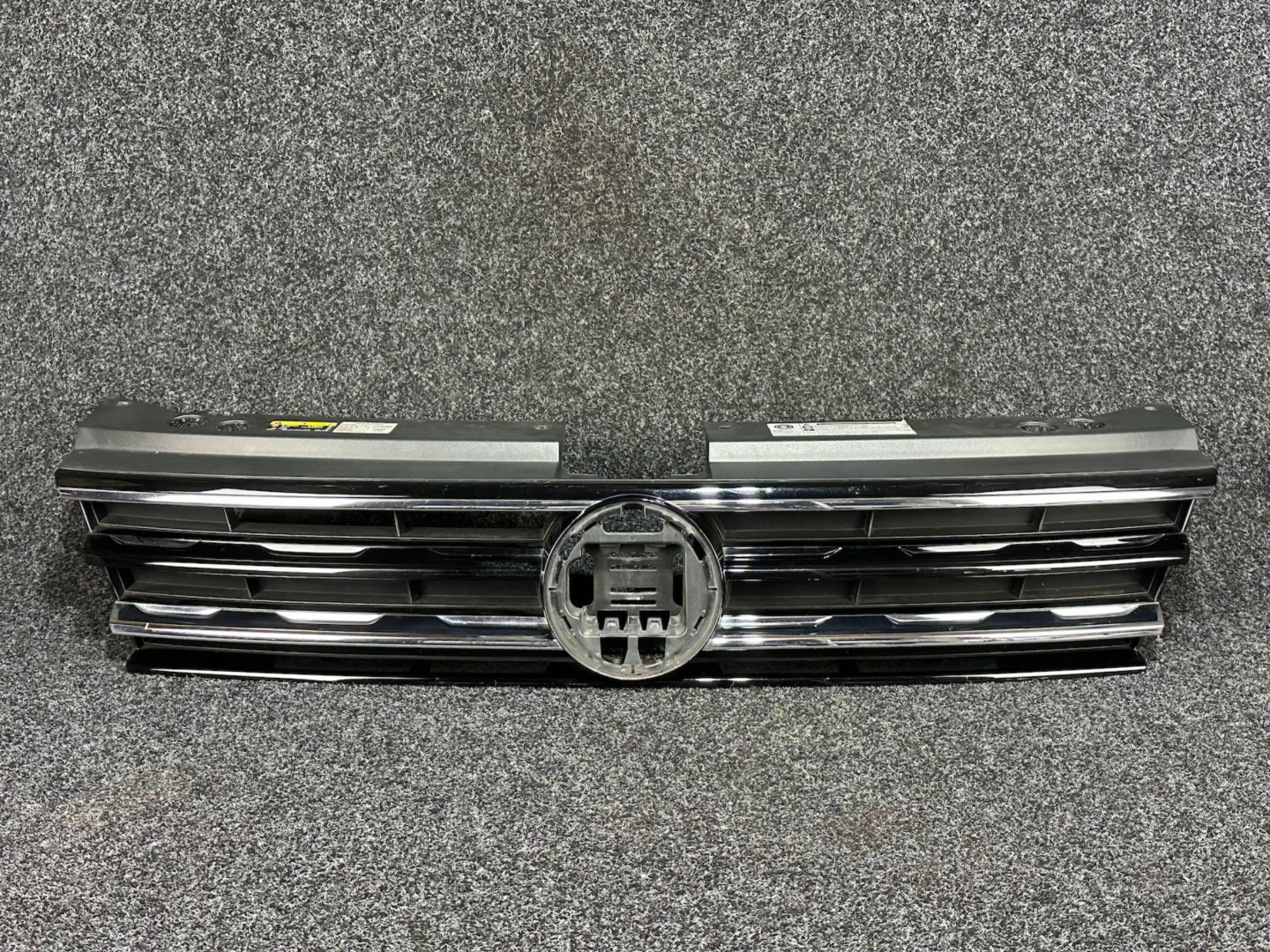 VW Tiguan Kühlergrill FRONTGRILL Kühlergitter 5NA853653A - Thumbnail 1