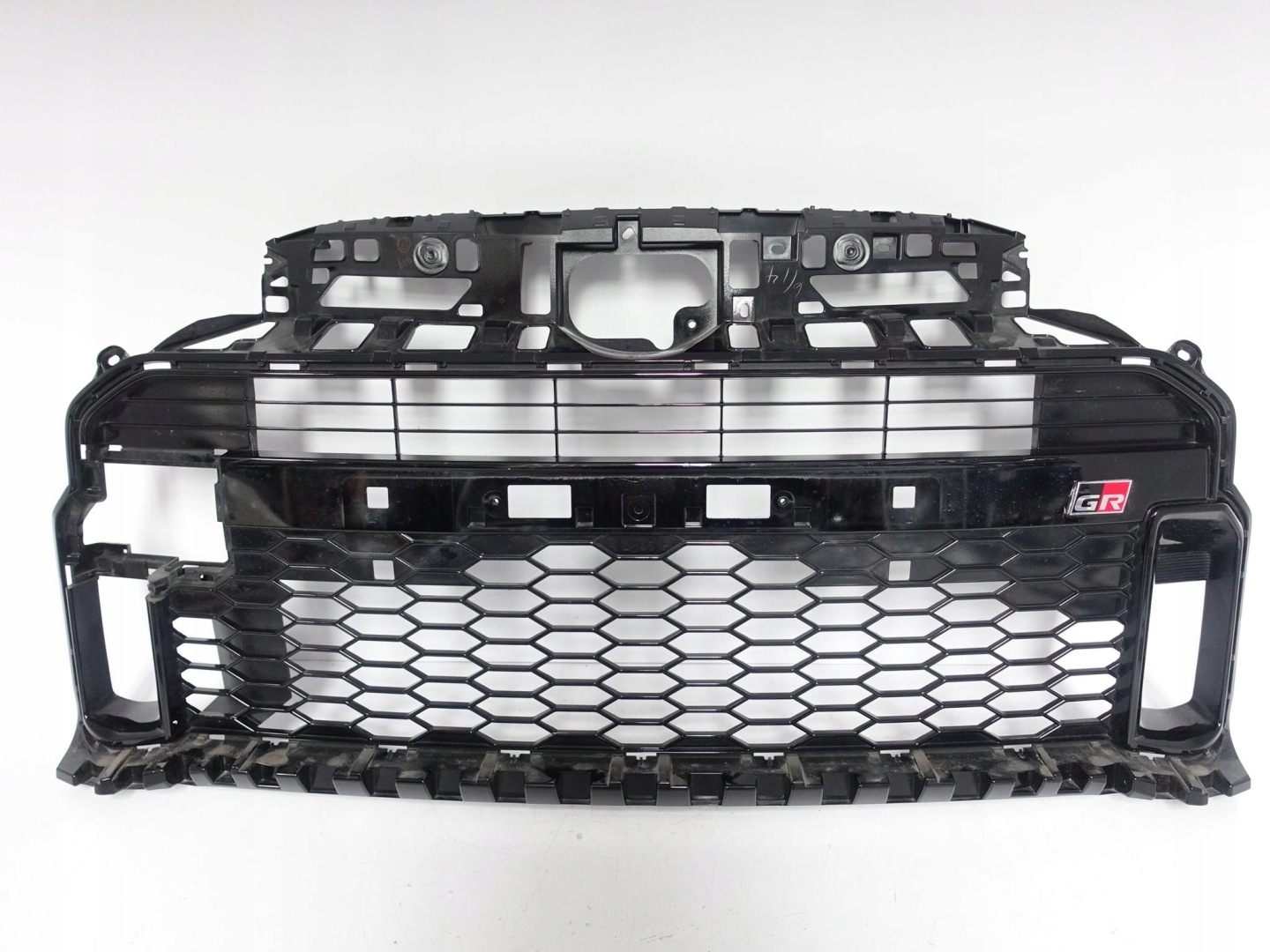 Toyota Yaris I P1 Kühlergrill FRONTGRILL Kühlergitter - Thumbnail 1