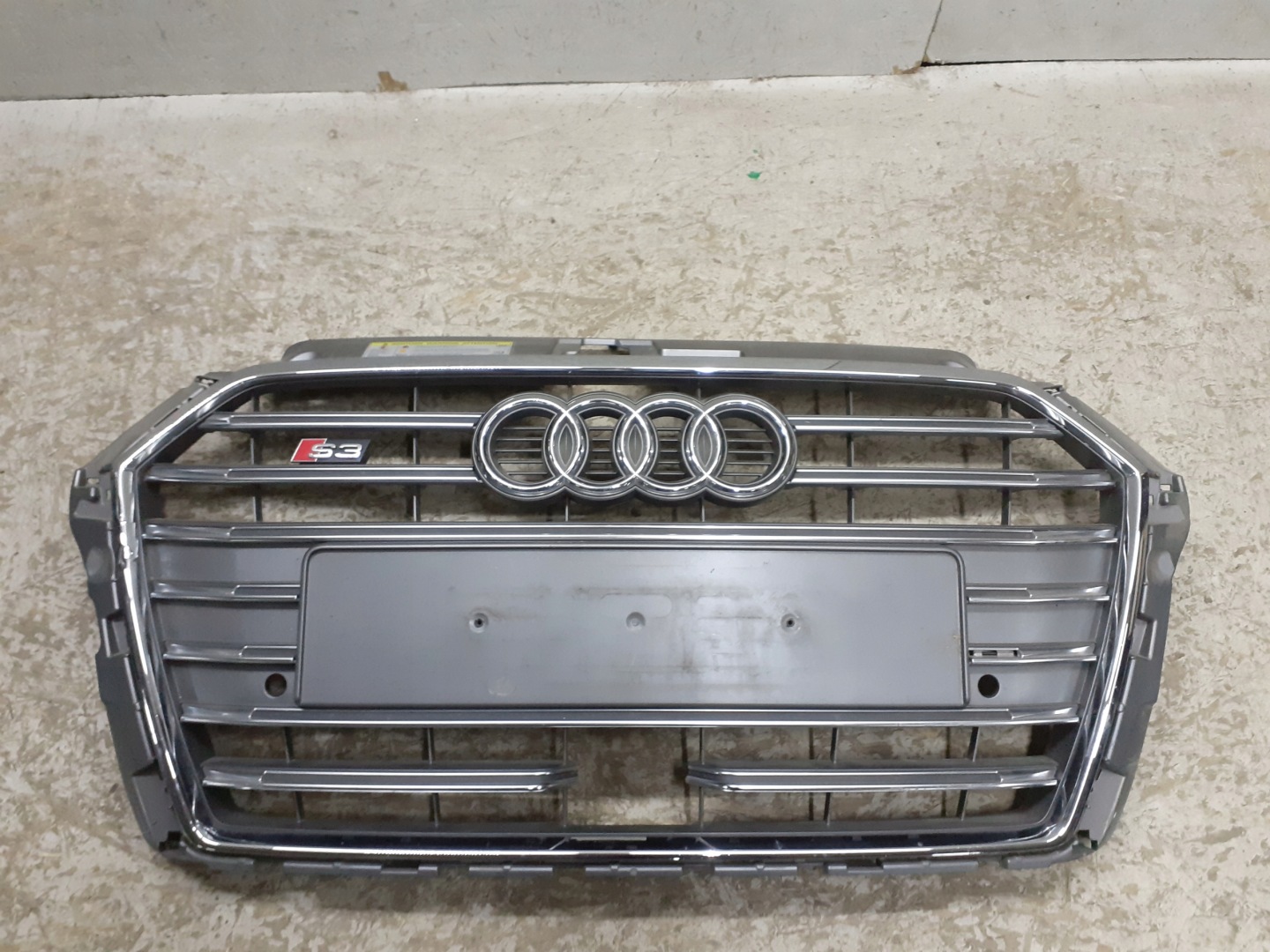 Audi 8V3 Kühlergrill FRONTGRILL Kühlergitter 8V3853651AE - Thumbnail 1