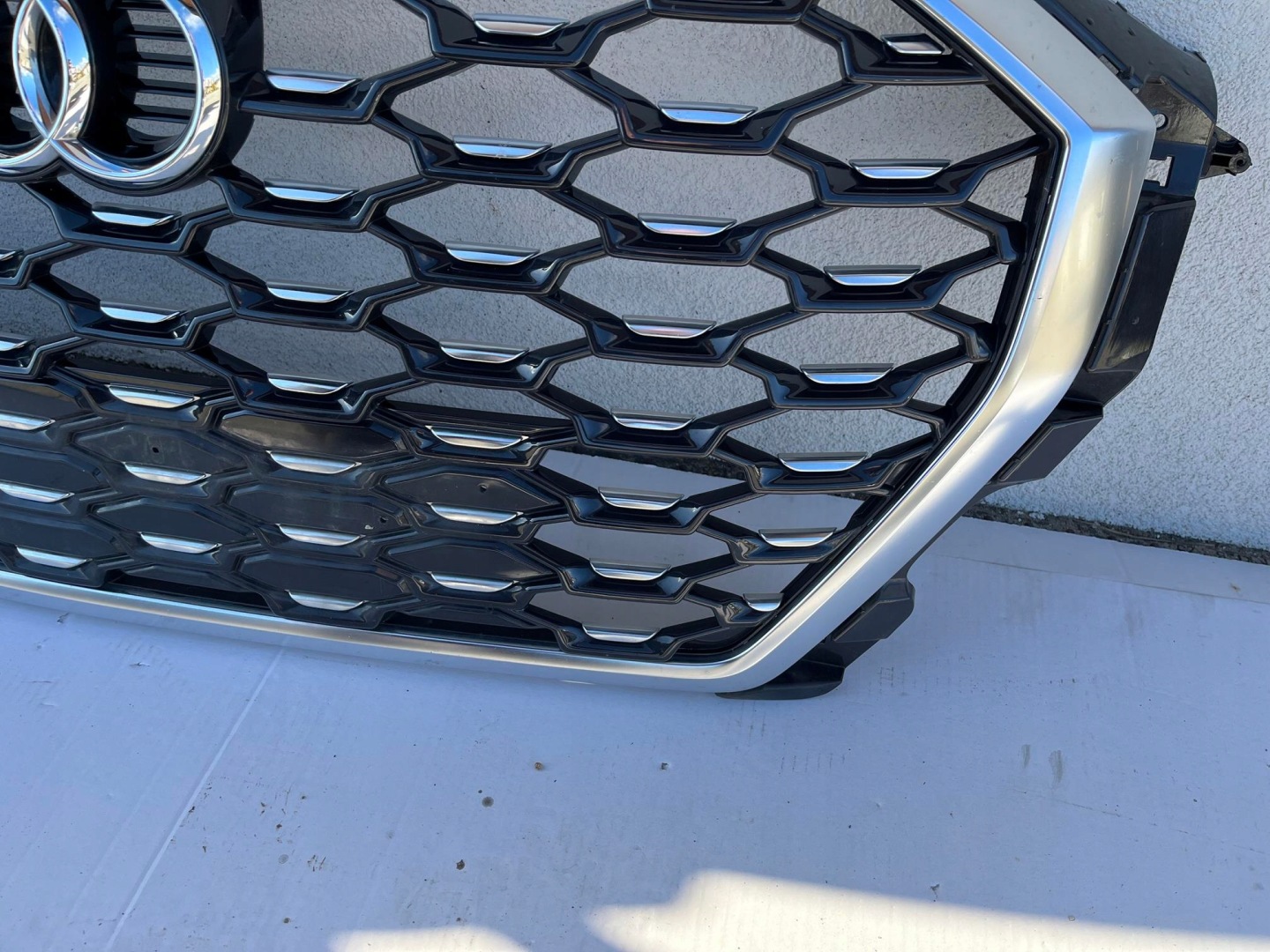 Audi Q3 Kühlergrill FRONTGRILL Kühlergitter 83F853651AU - Thumbnail 7