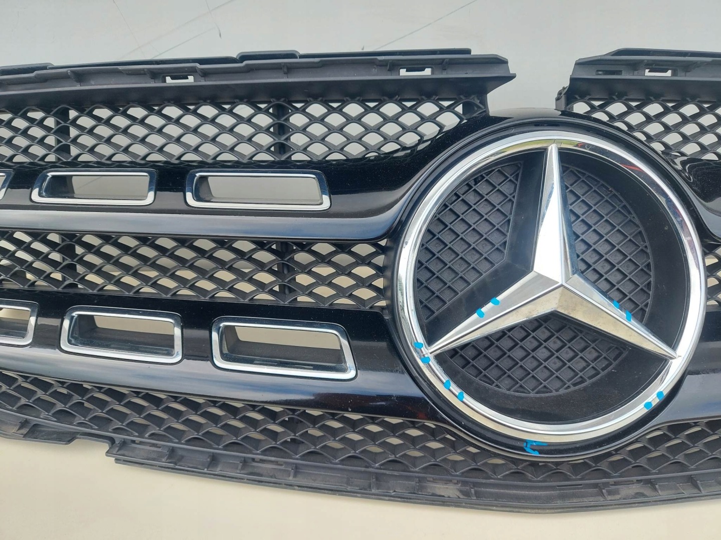 Mercedes-Benz GLA W156 Kühlergrill FRONTGRILL Kühlergitter A1568882900 - Thumbnail 3
