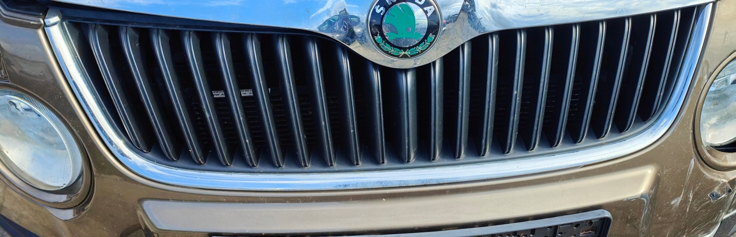 Skoda Yeti 5L Kühlergrill FRONTGRILL Kühlergitter - Image 1