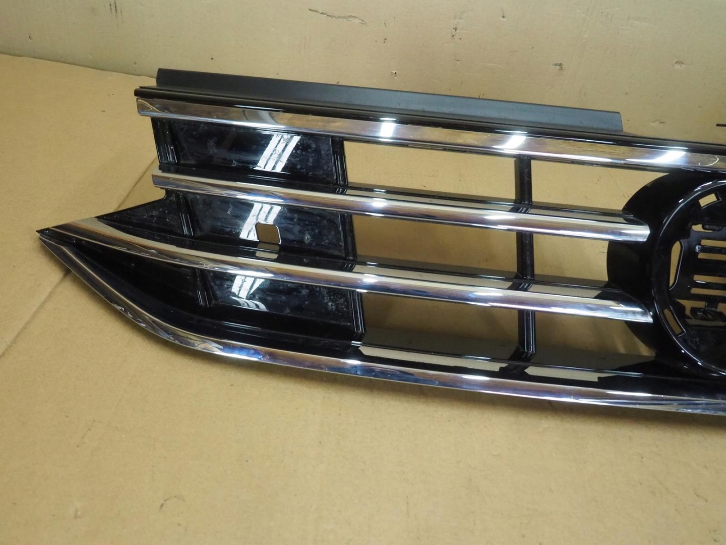 VW Tiguan Kühlergrill FRONTGRILL Kühlergitter 5NN853655D - Thumbnail 7