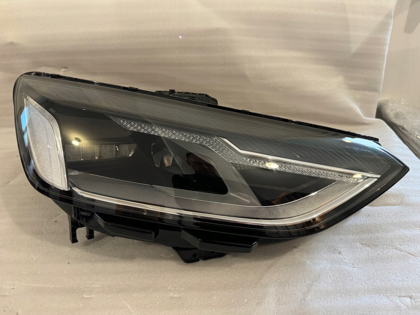 Frontscheinwerfer Audi A4 B9 8W0941012 LED Rechts Scheinwerfer Headlight - Thumbnail 1