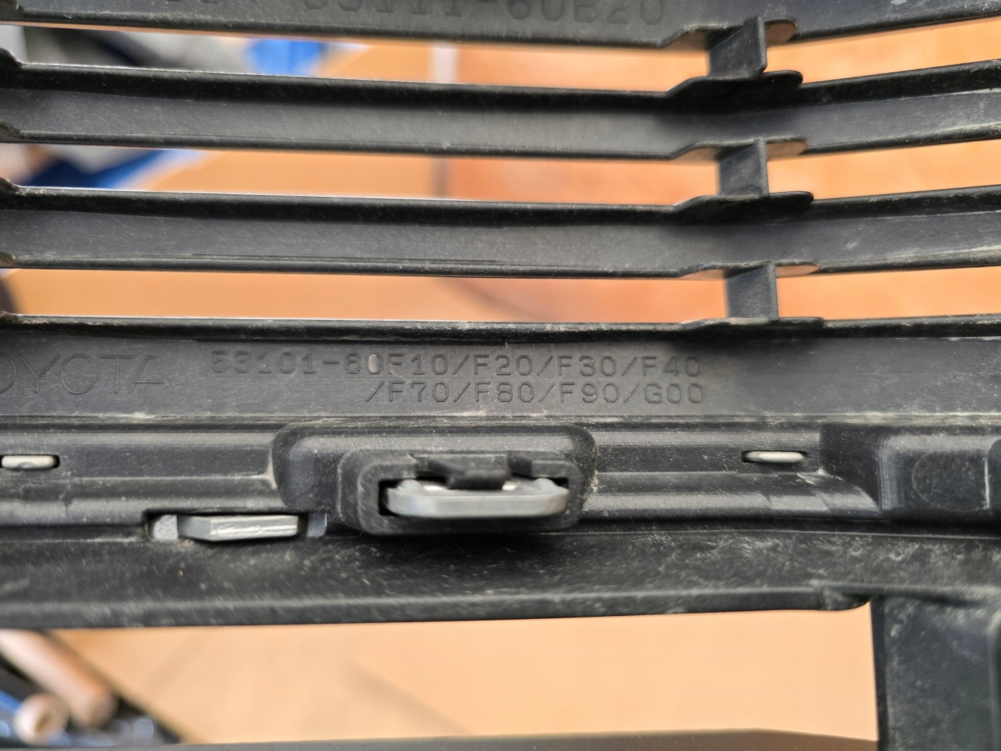 Toyota Land Cruiser J8/J10/J20 J8 Kühlergrill FRONTGRILL Kühlergitter 5311160B10 - Thumbnail 4