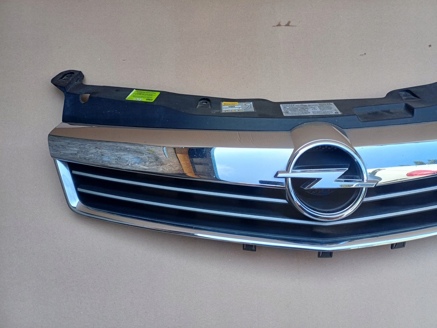 Opel Astra Kühlergrill FRONTGRILL Kühlergitter 13225775 - Thumbnail 5