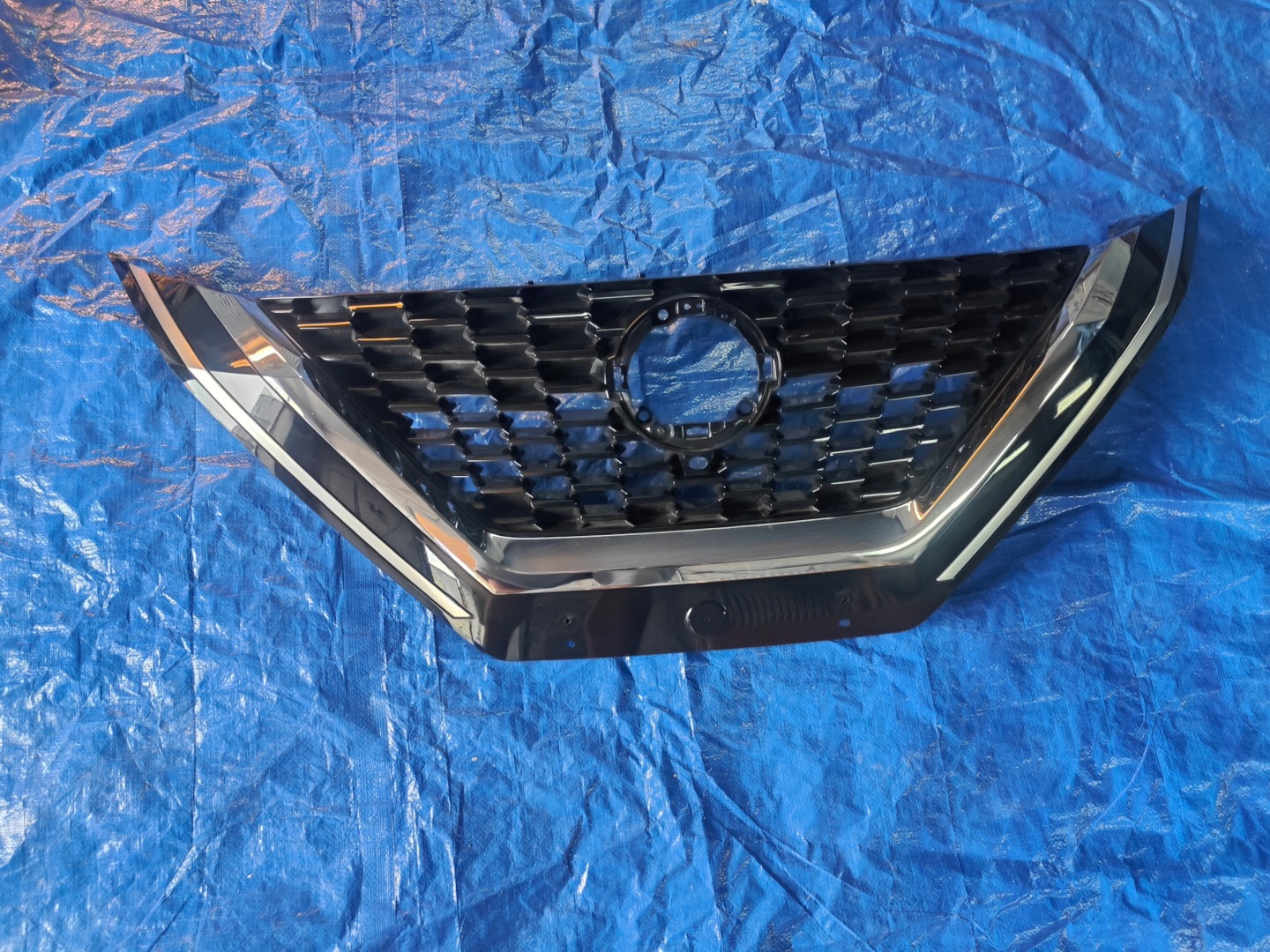 Nissan Qashqai J11 Kühlergrill FRONTGRILL Kühlergitter 623106UAA - Thumbnail 1