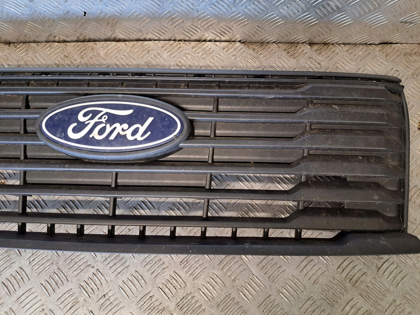 Ford Courier Focus III Mk3 Kühlergrill FRONTGRILL Kühlergitter - Thumbnail 4