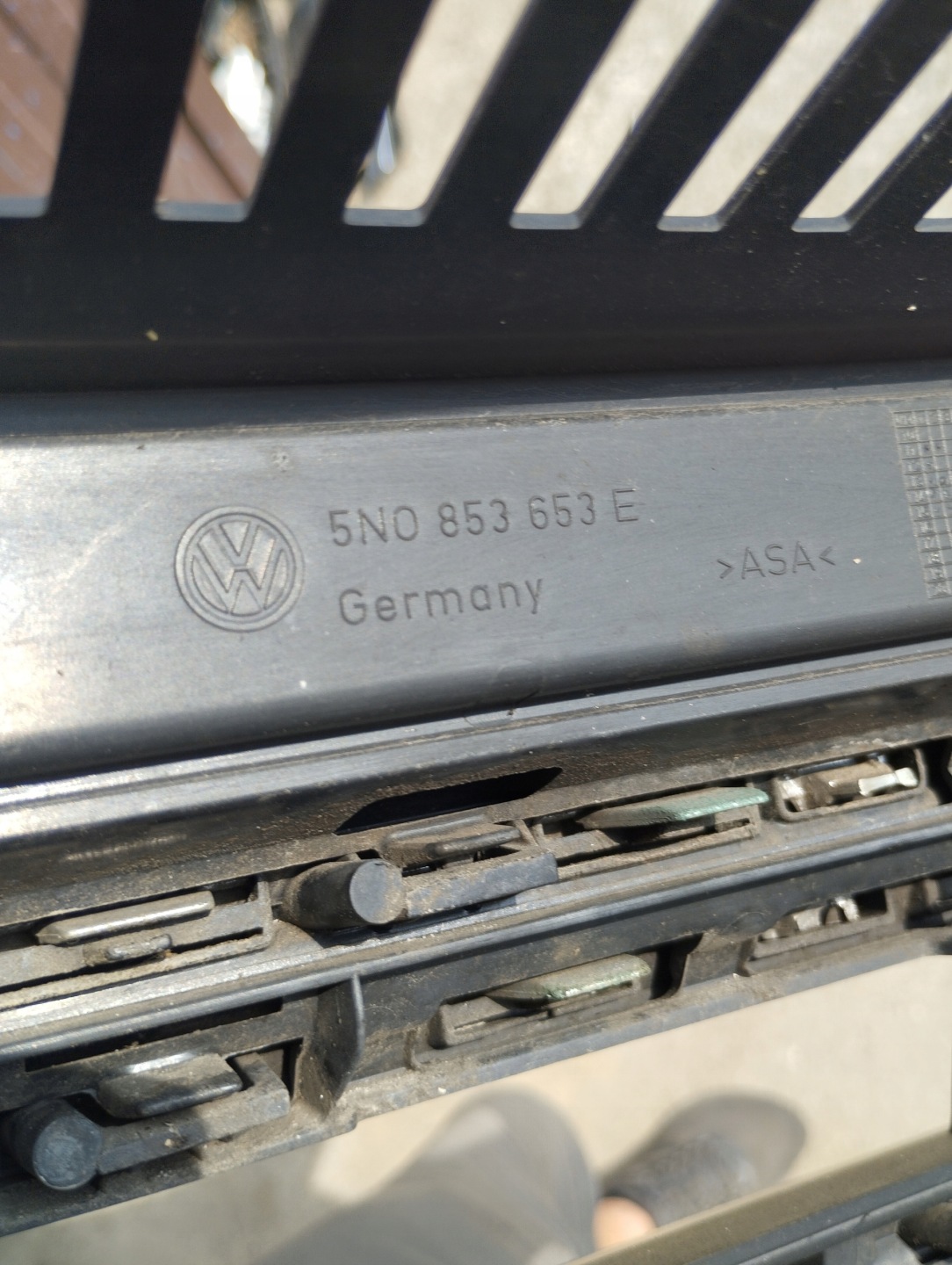 VW Tiguan Kühlergrill FRONTGRILL Kühlergitter 65N085365 - Thumbnail 9