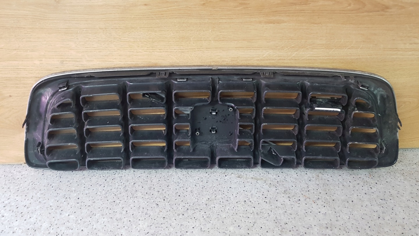 Volvo S70/V70/XC70 V70 Kühlergrill FRONTGRILL Kühlergitter 31255500 - Thumbnail 9