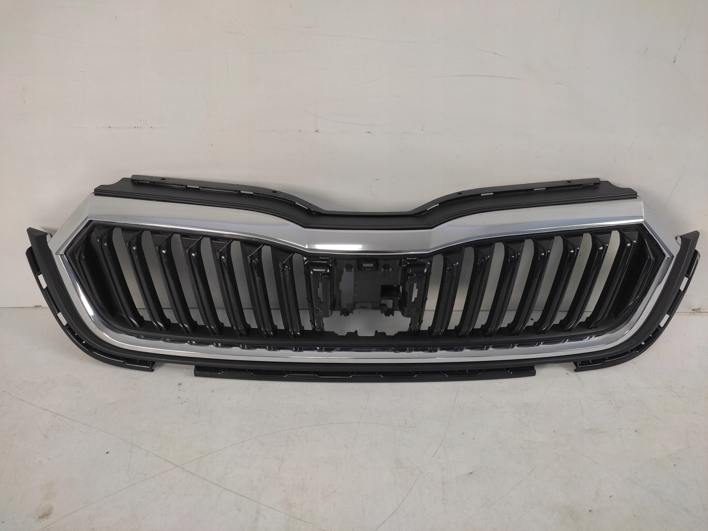 Skoda Octavia 1U Kühlergrill FRONTGRILL Kühlergitter 5E3853653 - Thumbnail 1