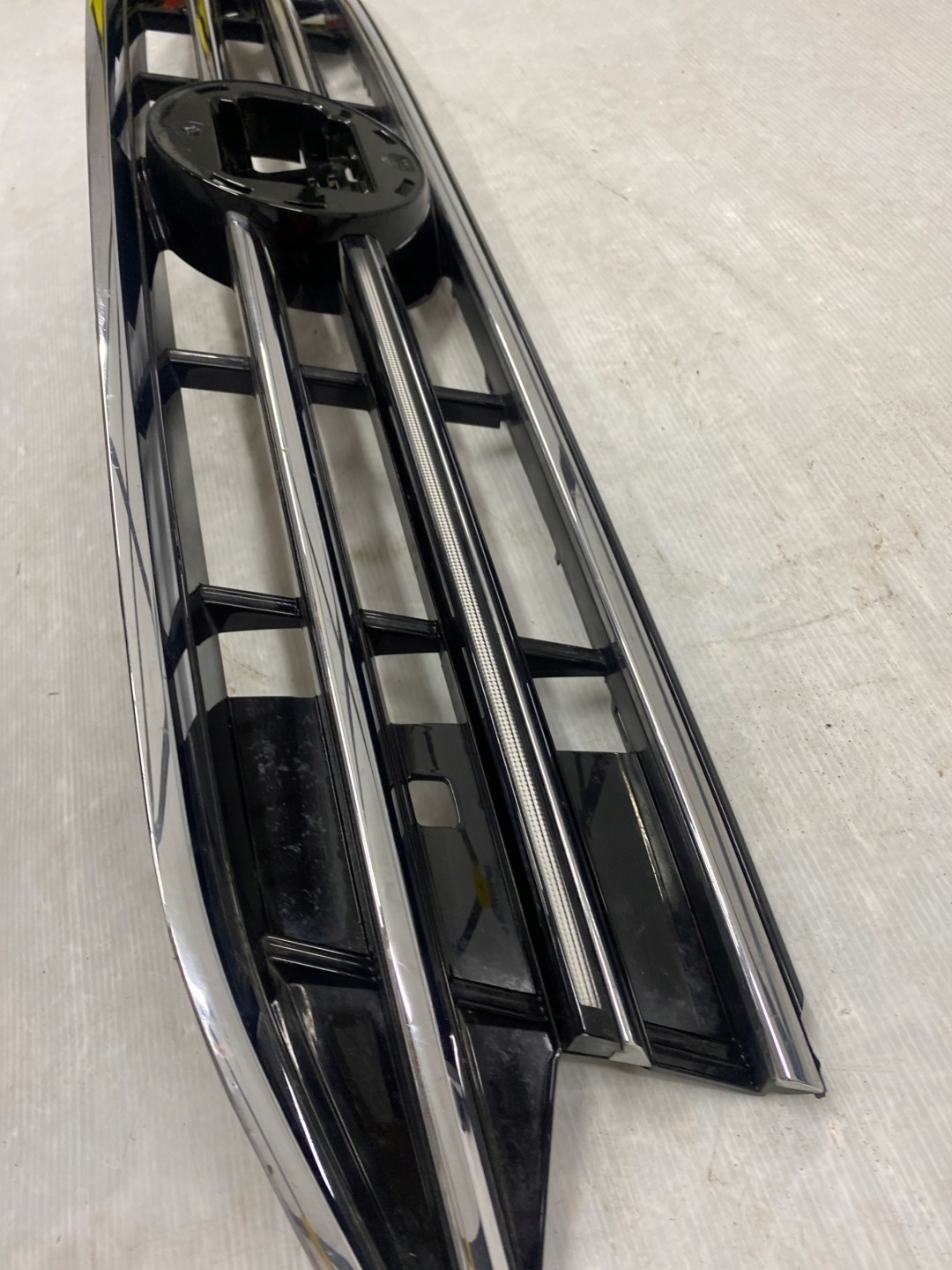 VW Tiguan Kühlergrill FRONTGRILL Kühlergitter 5NN853653E - Thumbnail 4