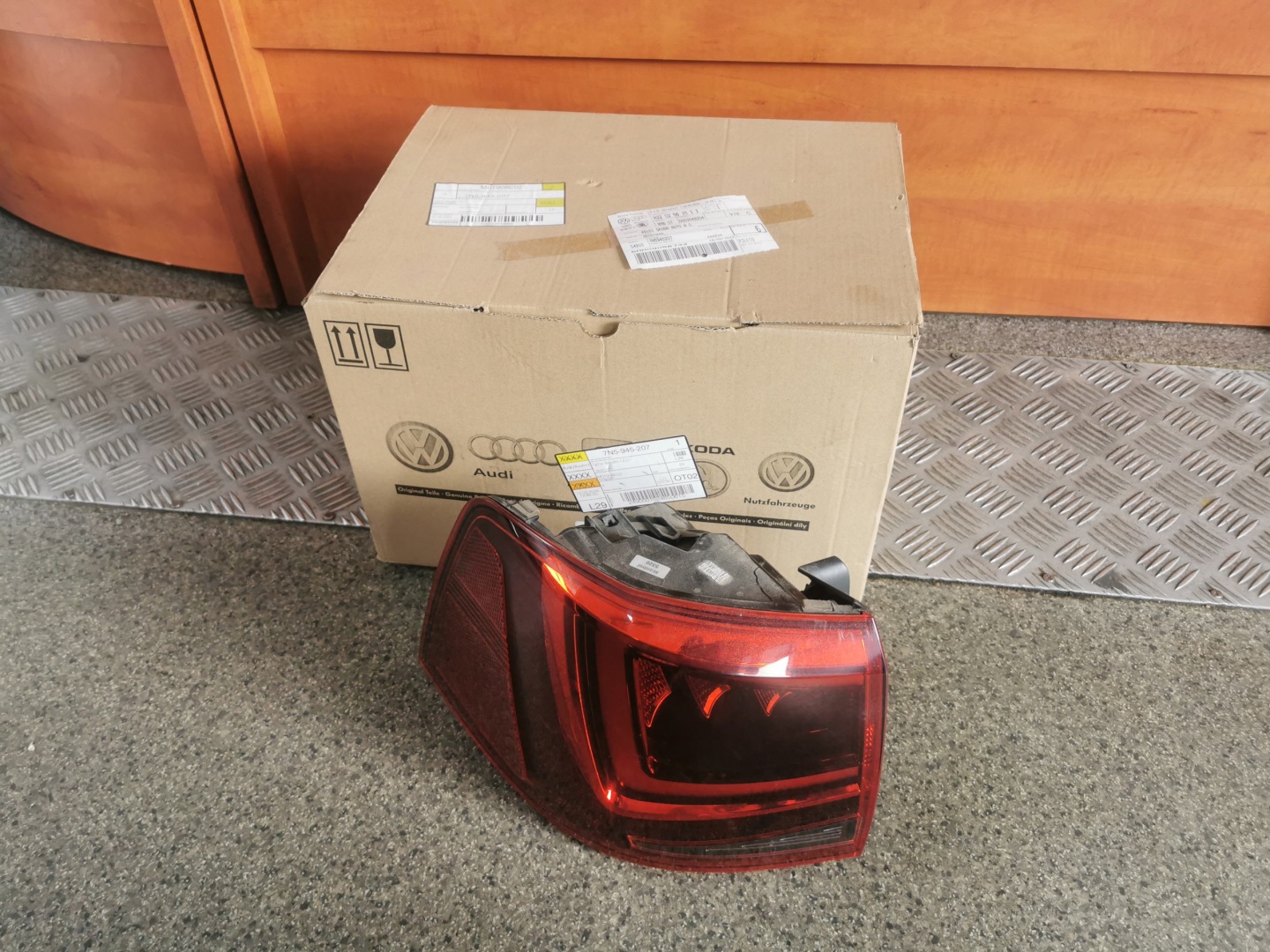 SEAT Alhambra 7N Rückleuchte 7N5945207 Rearlamp - Thumbnail 1