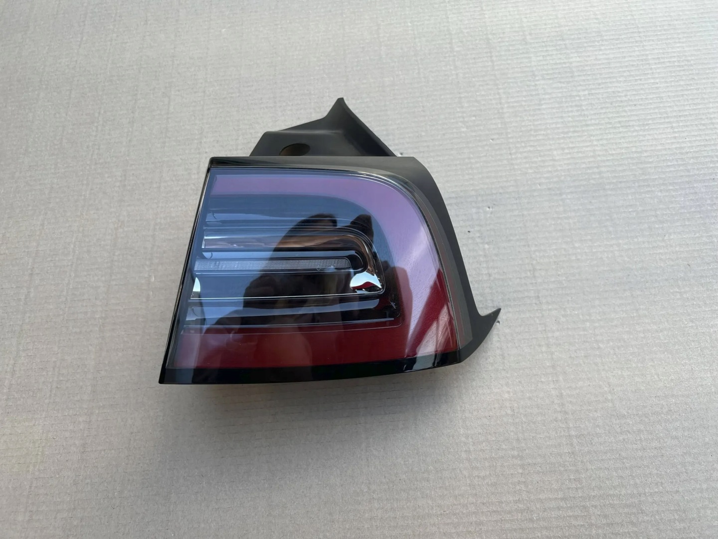 Tesla Model 3 003 Rückleuchte 271501501E Rearlamp - Thumbnail 1