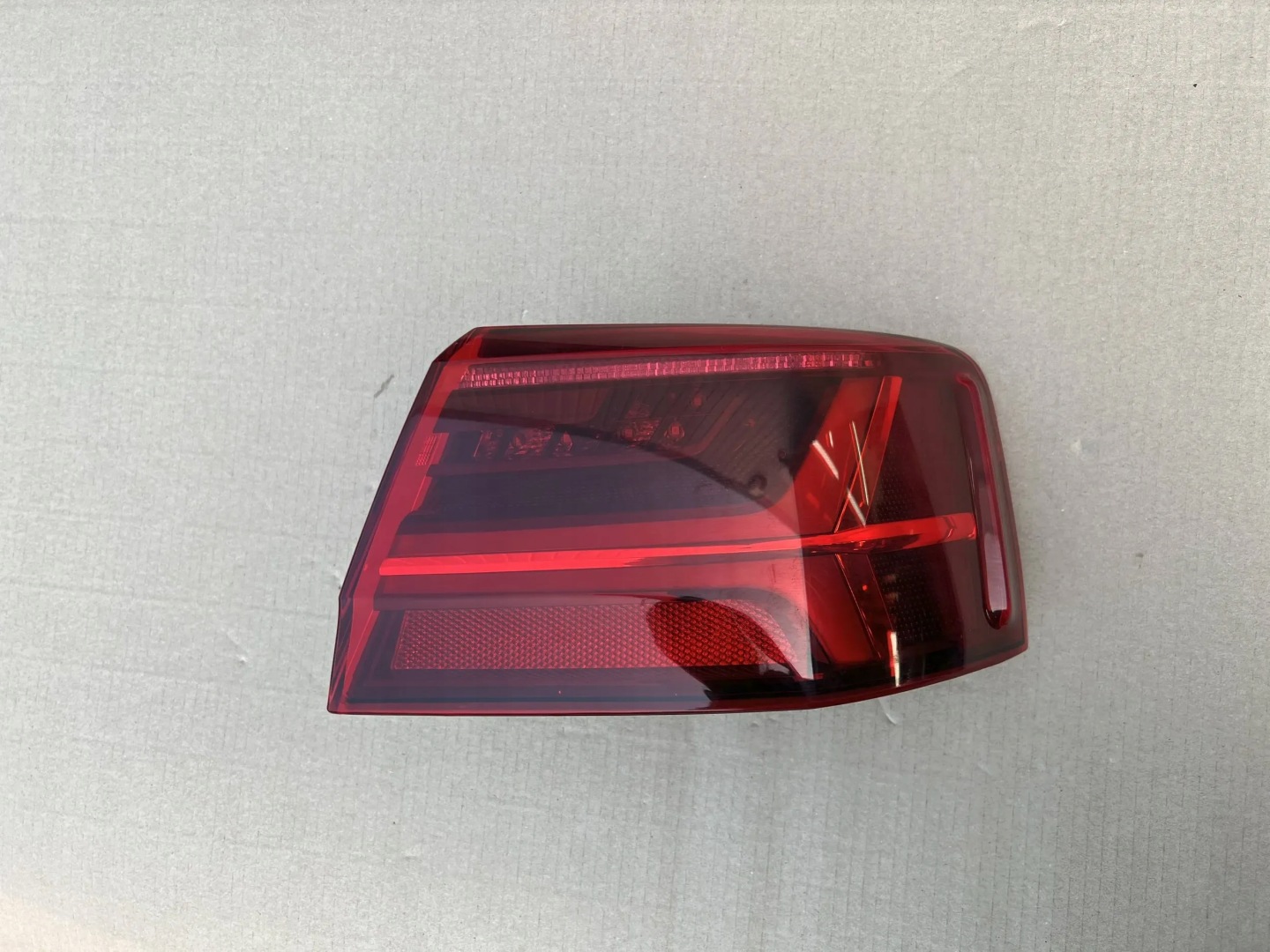 Audi A6 Rückleuchte 4G5945096E Rearlamp - Thumbnail 1