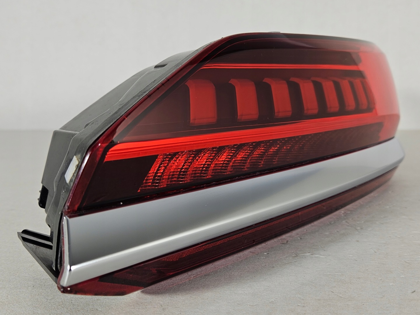 Audi Q7 Rückleuchte 4M0945076 Rearlamp - Thumbnail 2