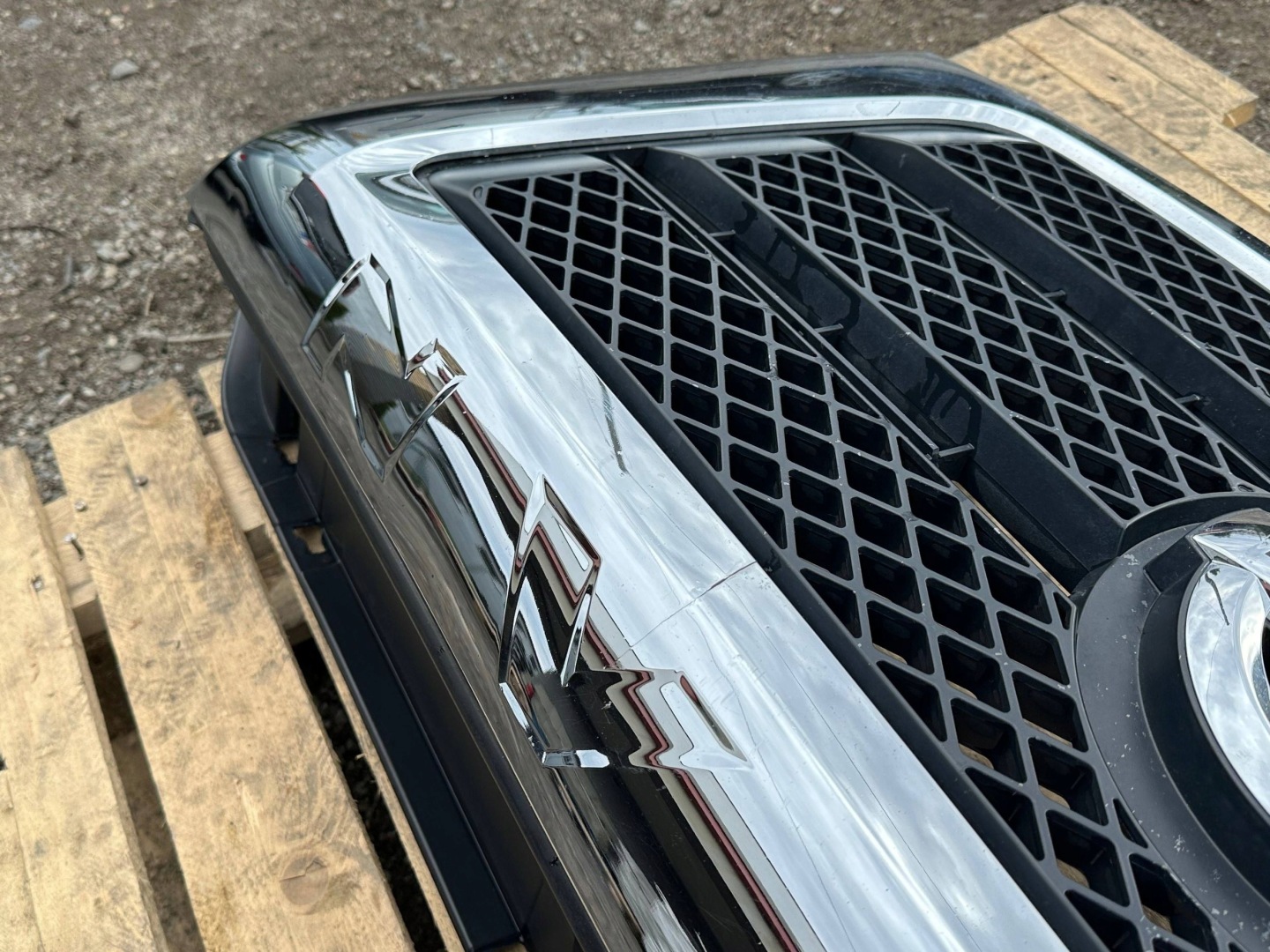 Nissan Titan Kühlergrill FRONTGRILL Kühlergitter 62312EZ70A - Thumbnail 8