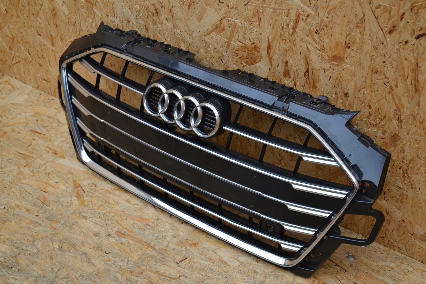 Audi A4 B9 Kühlergrill FRONTGRILL Kühlergitter 8W0853651DF - Thumbnail 3