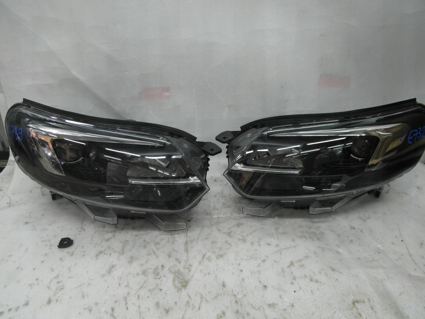 Frontscheinwerfer Opel Zafira 98328364 Xenon Links Scheinwerfer Headlight - Thumbnail 1