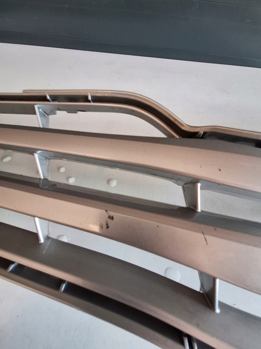 Toyota Verso AR2 Kühlergrill FRONTGRILL Kühlergitter 531110F070H - Thumbnail 4