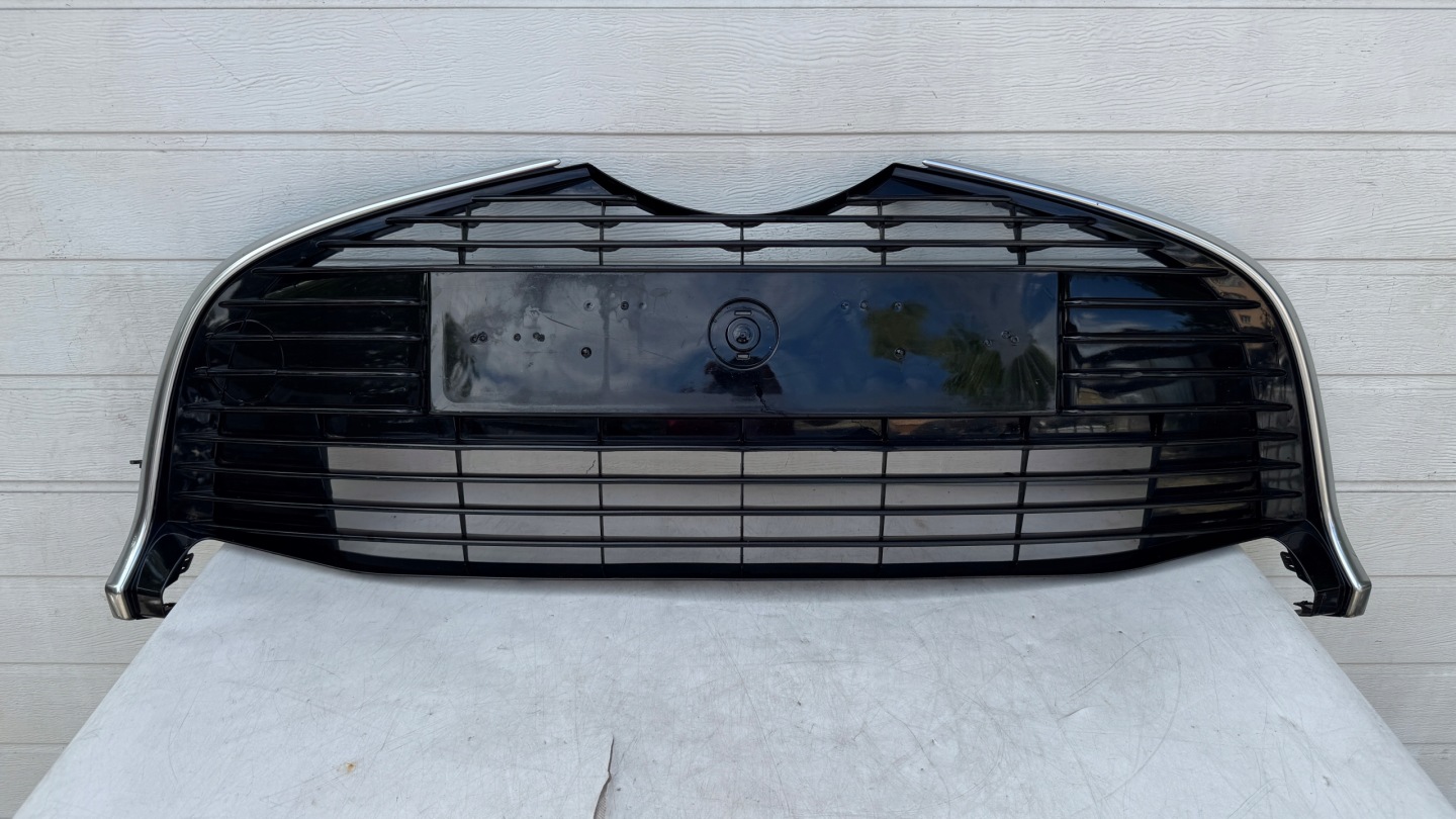Toyota Yaris III XP13 Kühlergrill FRONTGRILL Kühlergitter 531020D030O - Thumbnail 1
