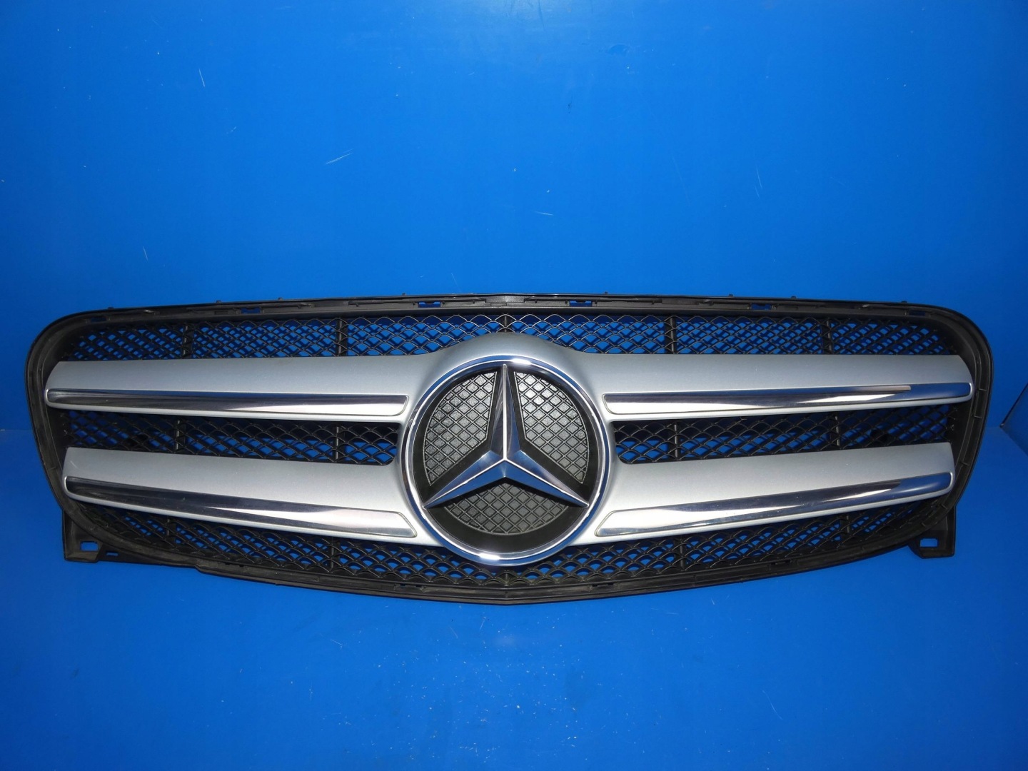 Mercedes-Benz GLA W156 Kühlergrill FRONTGRILL Kühlergitter - Thumbnail 1