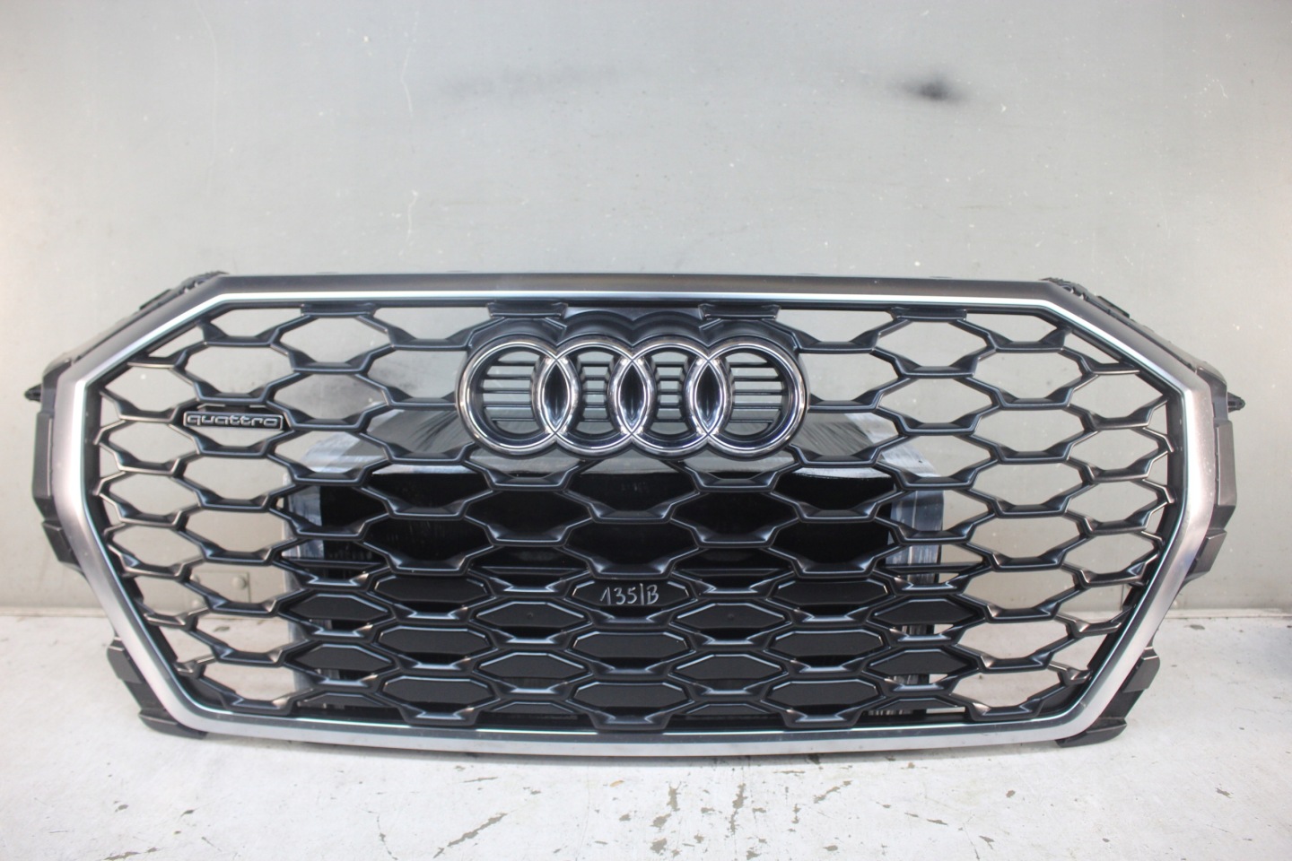 Audi Q3 Kühlergrill FRONTGRILL Kühlergitter 83F853651 - Thumbnail 1