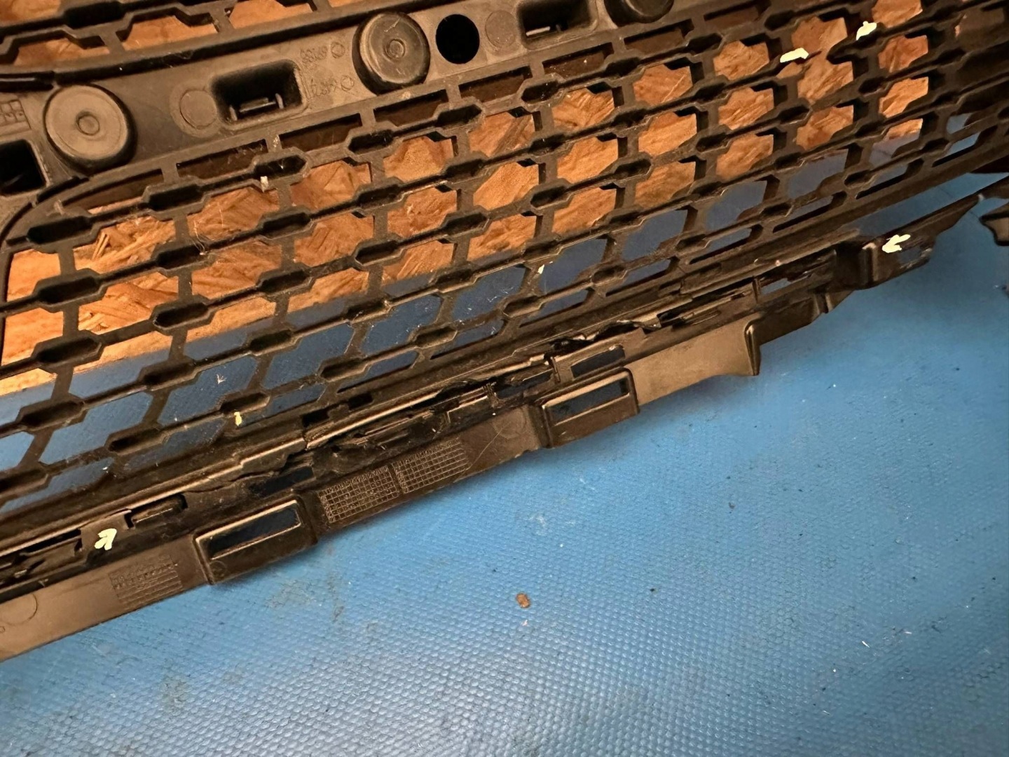 Mercedes-Benz E-Klasse W238 Kühlergrill FRONTGRILL Kühlergitter A2388883100 - Thumbnail 9