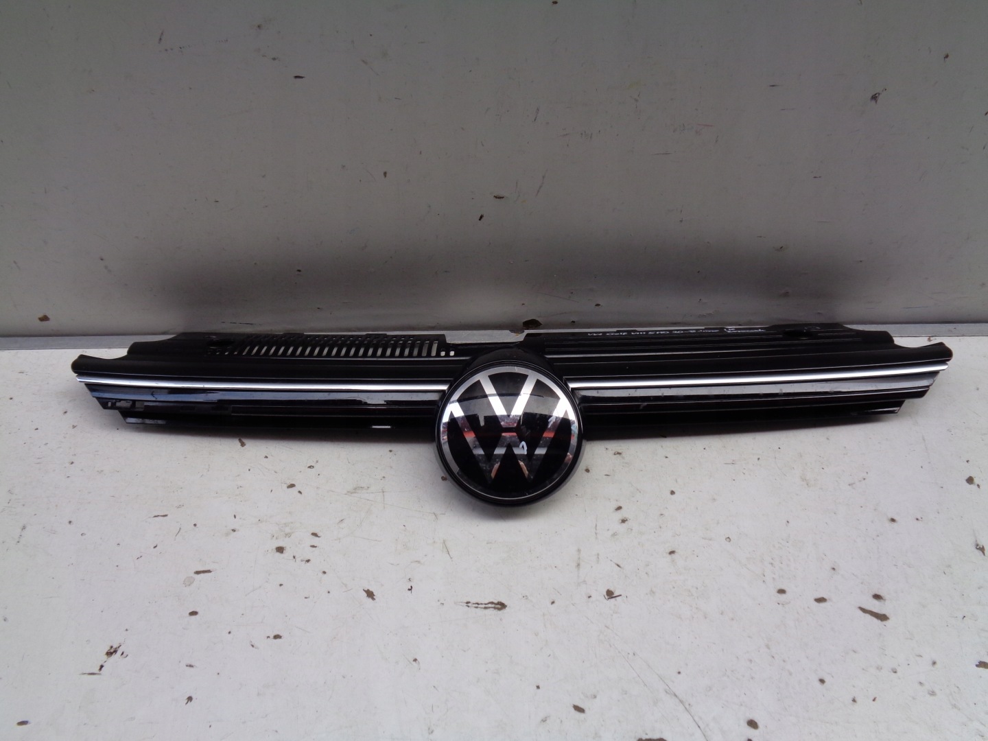 VW Golf V Kühlergrill FRONTGRILL Kühlergitter 5H0853655G - Thumbnail 1