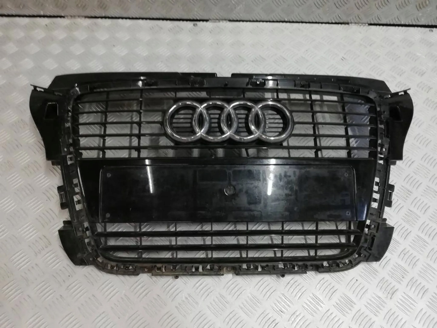 Audi A3 8P Kühlergrill FRONTGRILL Kühlergitter 8P0853651F - Thumbnail 1