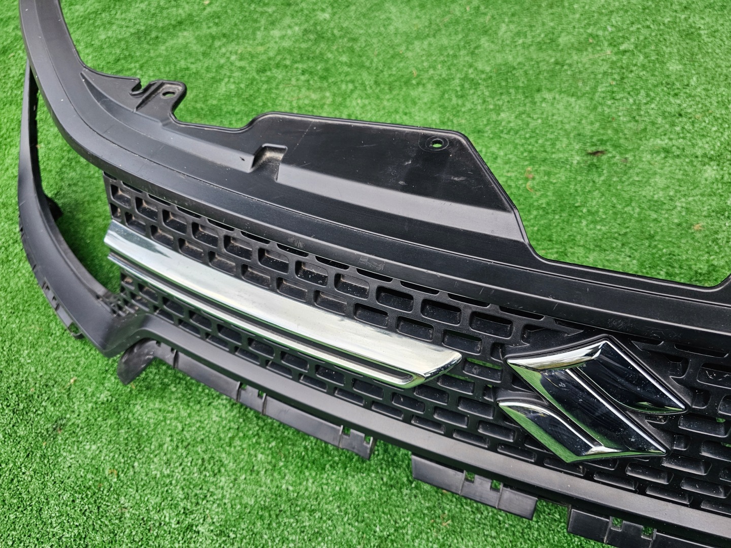 Suzuki Ignis I FH Kühlergrill FRONTGRILL Kühlergitter 7211162R072 - Thumbnail 9