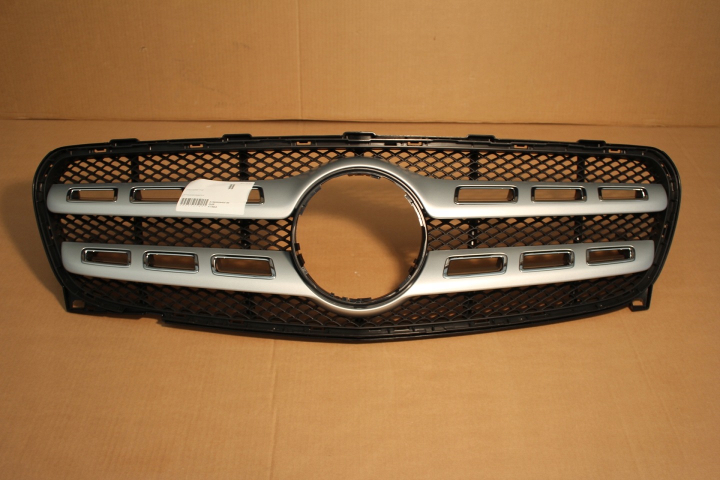 Mercedes-Benz GLA W156 Kühlergrill FRONTGRILL Kühlergitter A1568806400 - Thumbnail 1