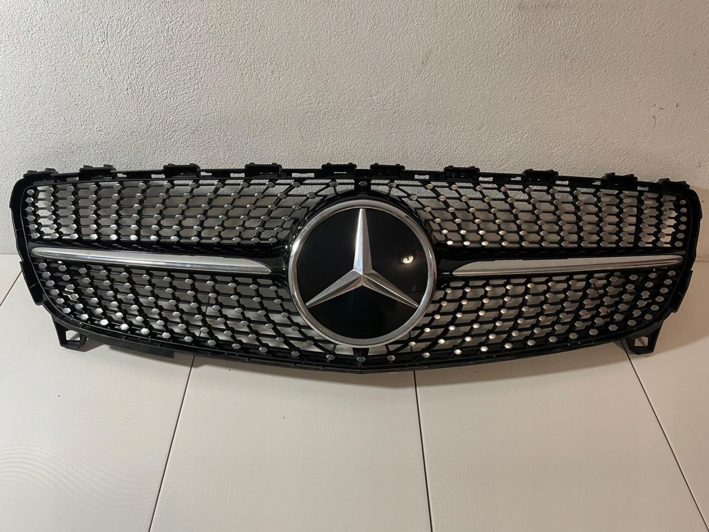 Mercedes-Benz A-Klasse W176 Kühlergrill FRONTGRILL Kühlergitter A1768881760 - Thumbnail 1
