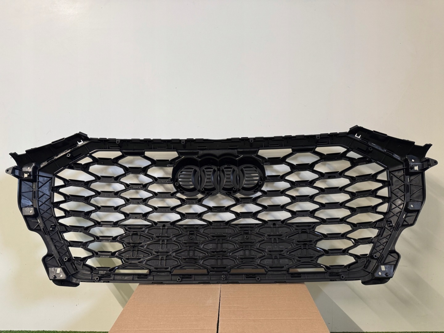 Audi Q3 Kühlergrill FRONTGRILL Kühlergitter 83F853651AU - Thumbnail 8