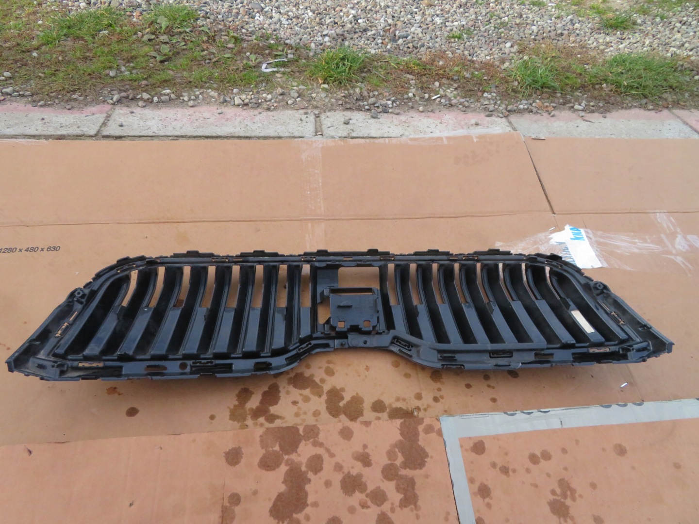 Skoda Superb 3U Kühlergrill FRONTGRILL Kühlergitter 3V0853653G - Thumbnail 12