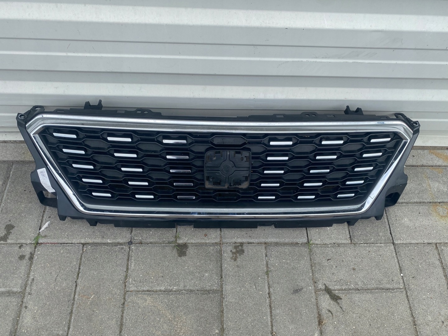 SEAT Arona 6F9 Kühlergrill FRONTGRILL Kühlergitter 6F9853654GR - Thumbnail 1