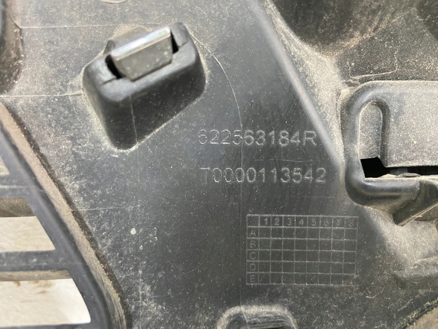 Renault Clio X98 Kühlergrill FRONTGRILL Kühlergitter 622563184R - Thumbnail 12